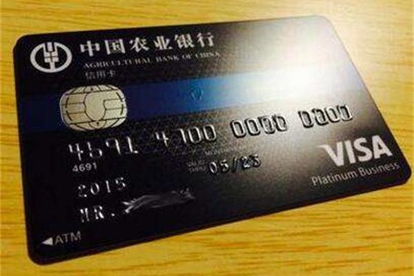 他申請(qǐng)一張普卡，6個(gè)月后升級(jí)金卡，有什么秘訣？